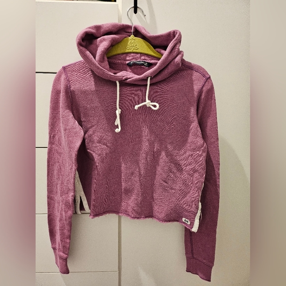 Abercrombie & Fitch Cropped Sweatshirt - Picture 1 of 6